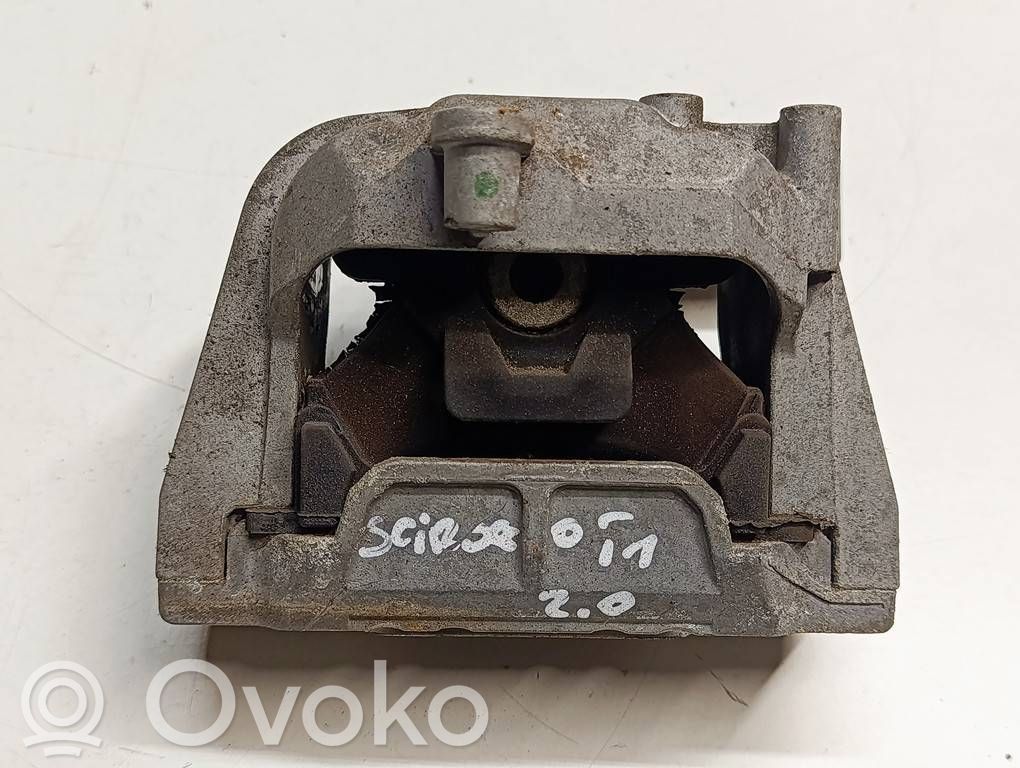 Volkswagen Scirocco Engine mount bracket 