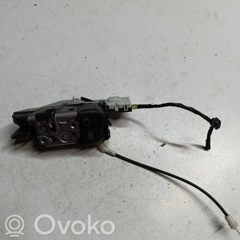Peugeot 308 Front door lock 