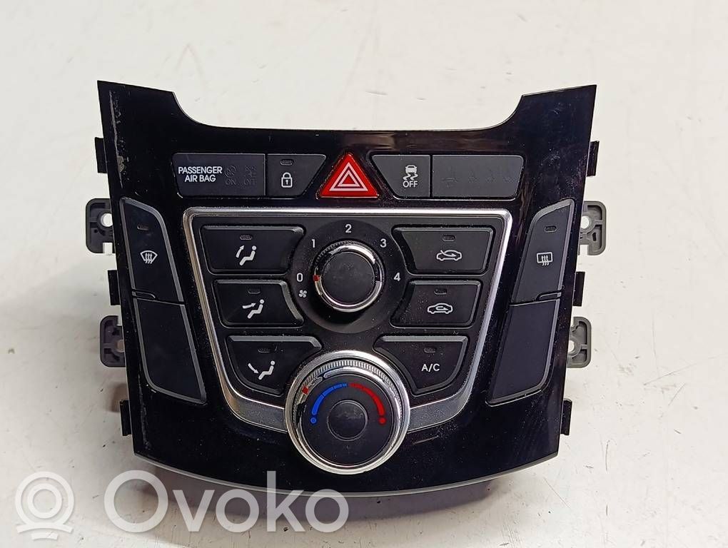 Hyundai i30 Panel klimatyzacji 