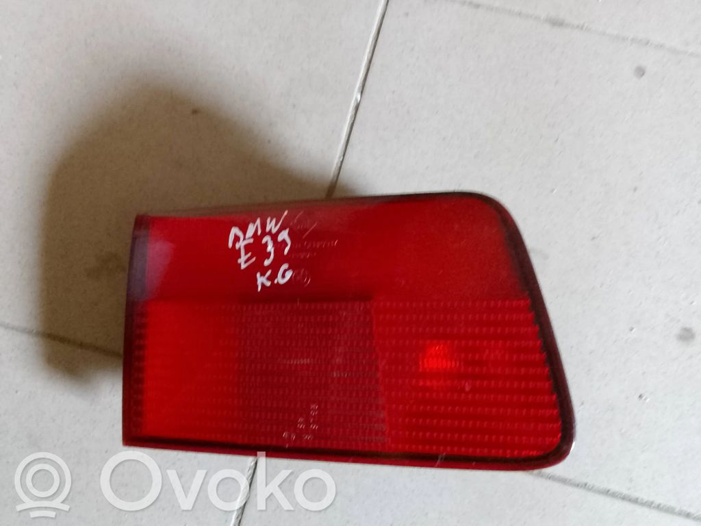 Aizmugurējais lukturis pārsegā   8361673