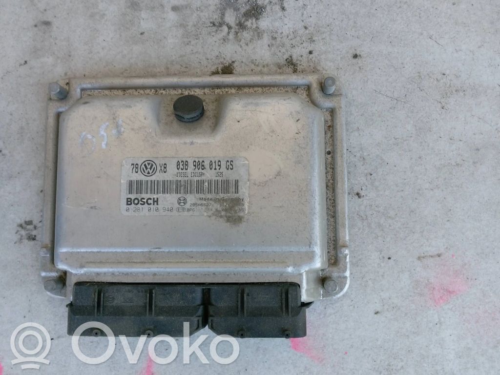 Volkswagen PASSAT B5.5 Engine control unit/module 