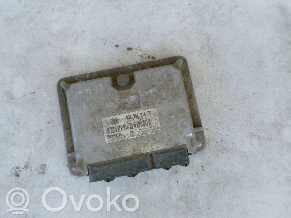 Volkswagen PASSAT B5 Engine control unit/module 