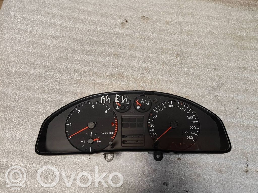 Audi A4 S4 B5 8D Speedometer (instrument cluster) 