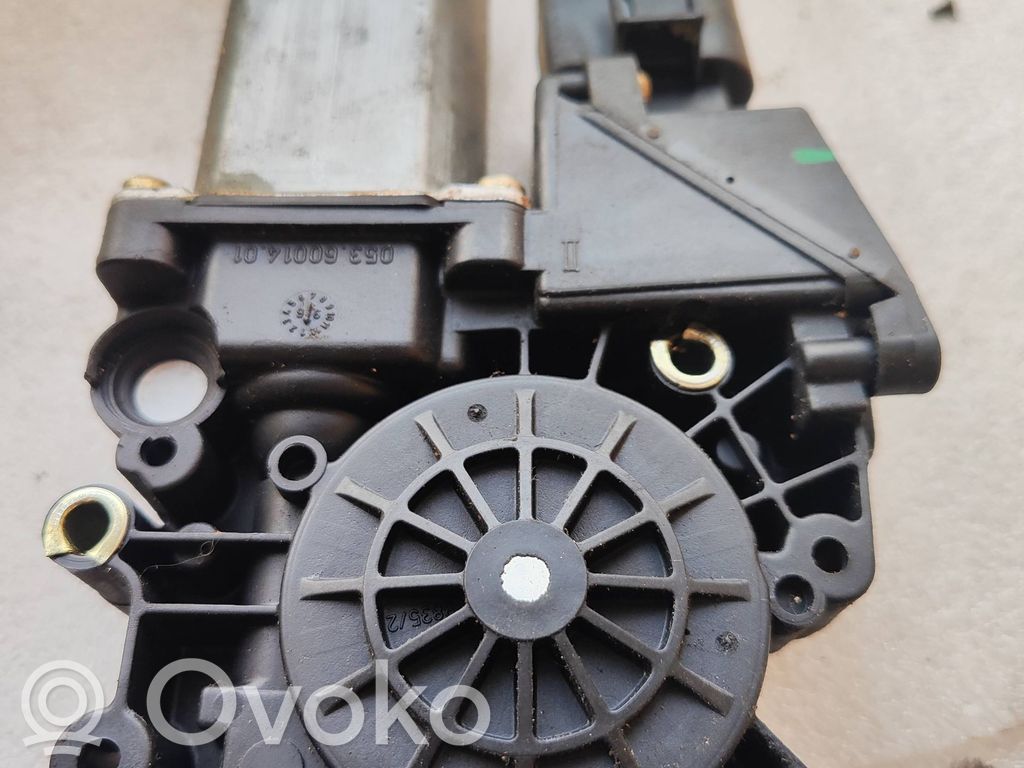 Audi A4 S4 B5 8D Silnik regulatora szyby drzwi przednich 