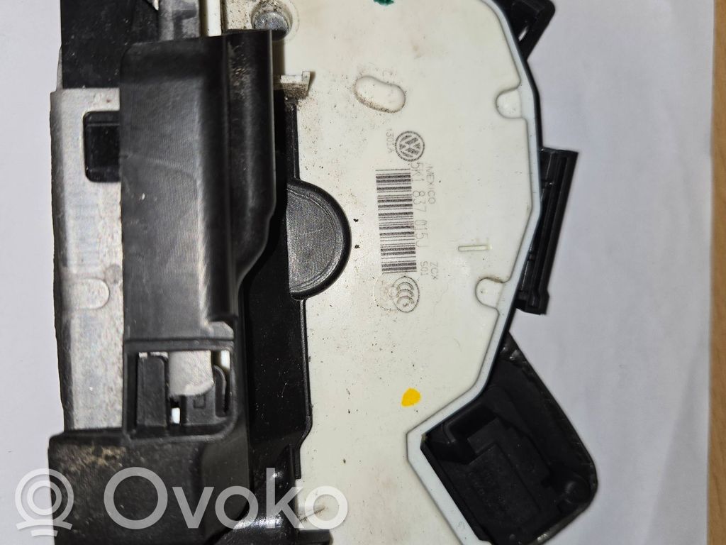 Volkswagen Tiguan Front door lock 