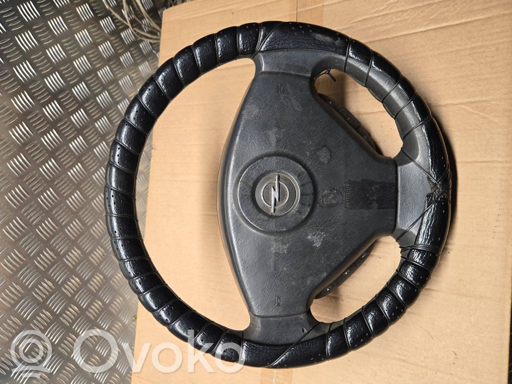 Opel Vivaro Ohjauspyörä 