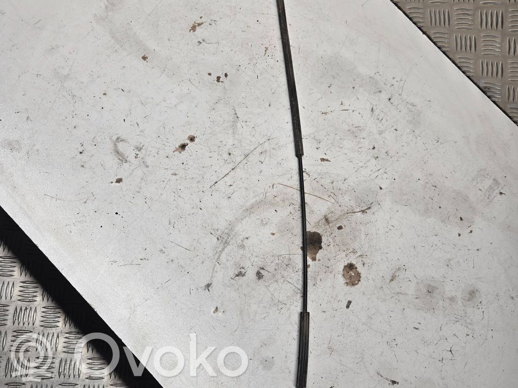 Volkswagen Caddy Aizmugurējā pārsega slēdzene 