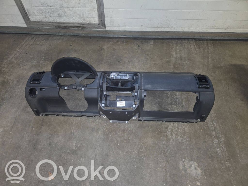Volkswagen Polo IV 9N3 Panelis 