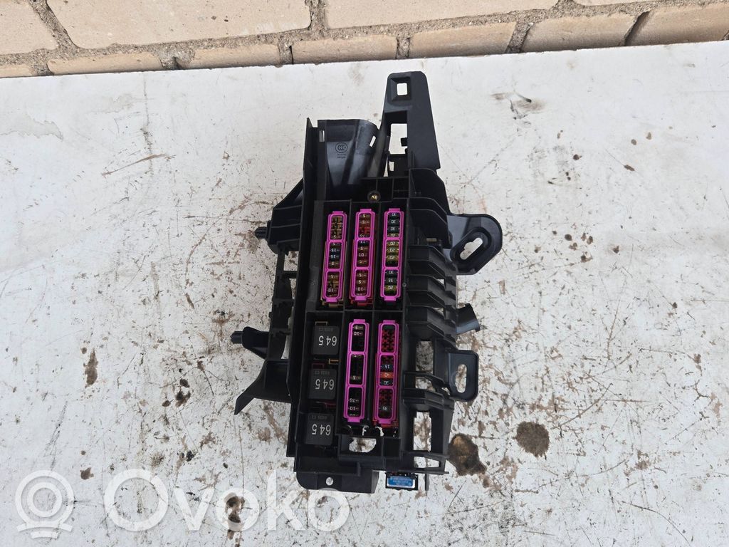 Audi A4 S4 B9 Sulakemoduuli 