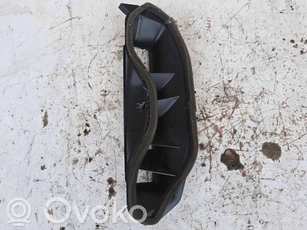 Audi A4 S4 B9 Ohjaamon sisäilman ilmakanava 