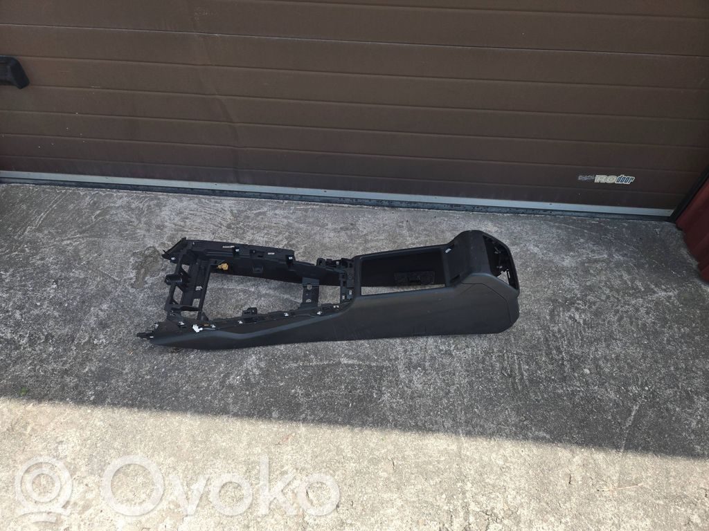 Audi A4 S4 B9 Centrinė konsolė 