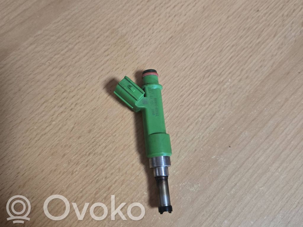Toyota RAV 4 (XA40) Inyector de combustible 