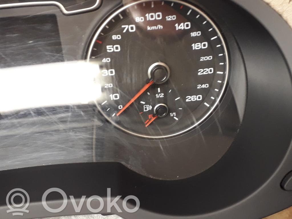 Audi Q3 8U Geschwindigkeitsmesser Cockpit