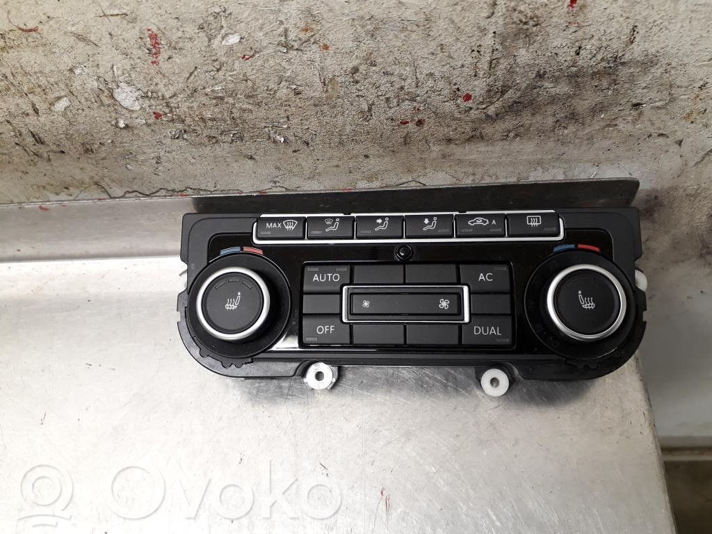 Volkswagen Golf VI Climate control unit 