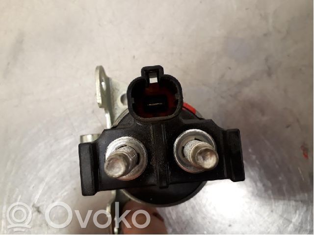 Nissan Qashqai Przekaźnik rozrusznika 