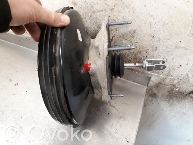 Nissan Juke I F15 Servofreno