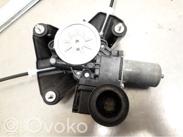 Toyota Yaris XP210 Regulador de puerta delantera con motor 
