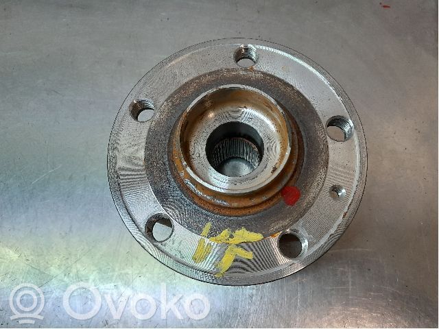 Skoda Octavia Mk3 (5E) Front wheel hub spindle knuckle 