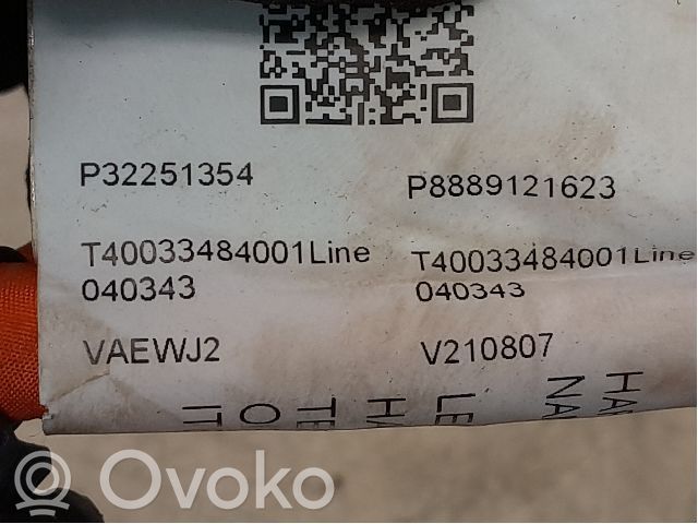 Lynk & co 01 Cavo ad alta tensione