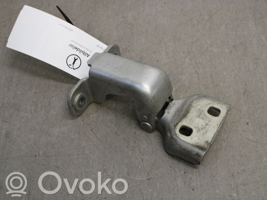 Opel Vivaro Charnière inférieure de porte avant