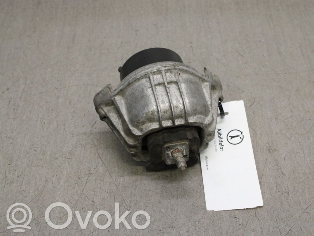 BMW 3 E90 E91 Moottorin kiinnikekorvake