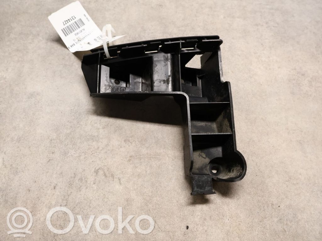 Volvo XC70 Uchwyt / Mocowanie zderzaka tylnego
