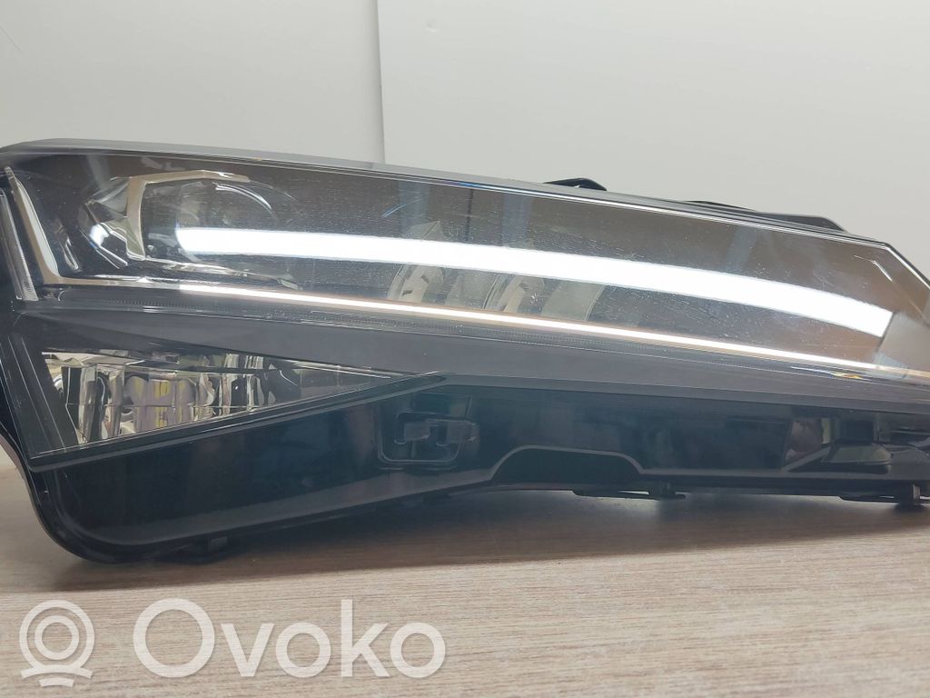 Skoda Superb B8 (3V) Lampa przednia 