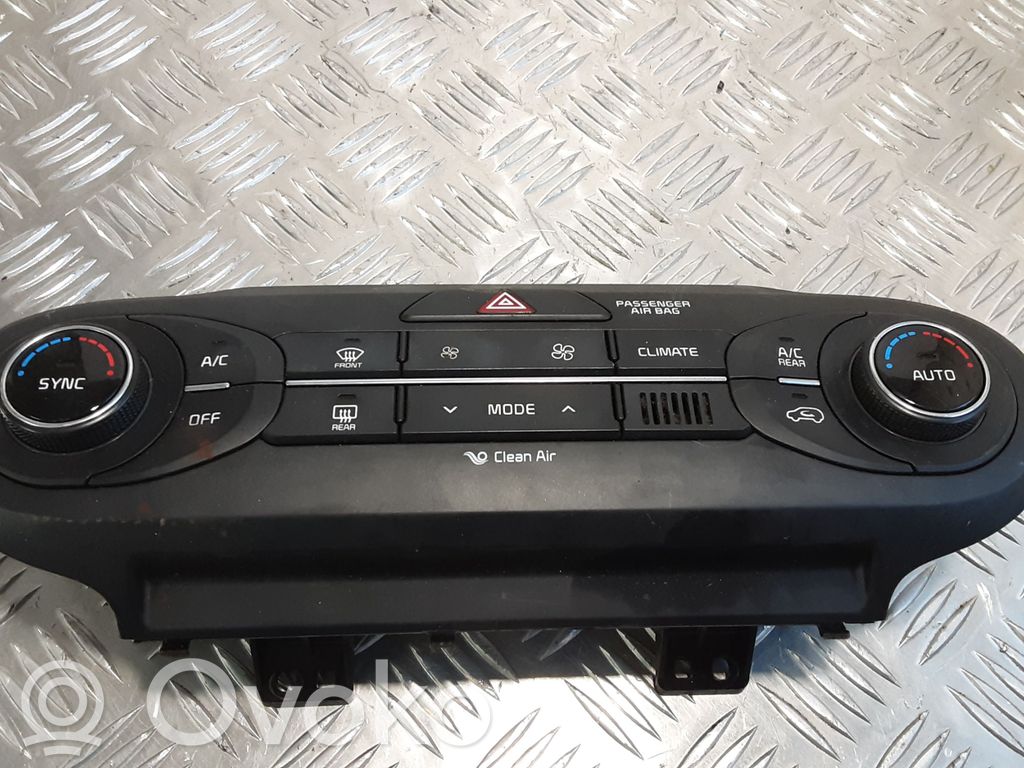 KIA Sorento Climate control unit 