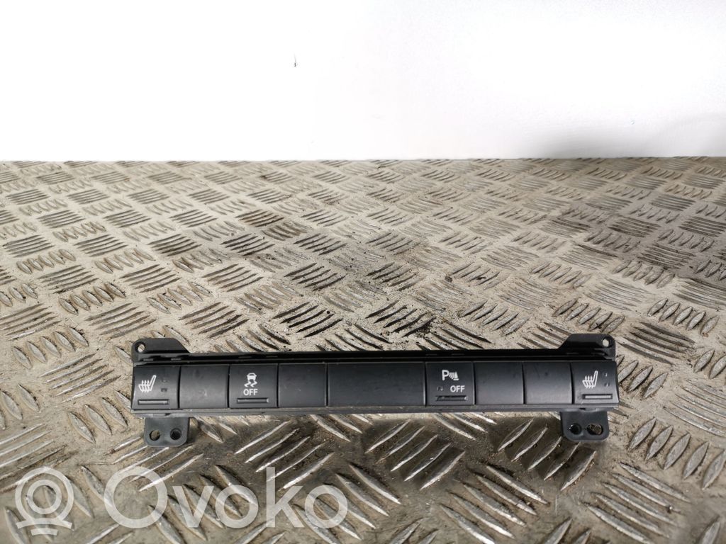 Jeep Grand Cherokee (WK) Seat heating switch 