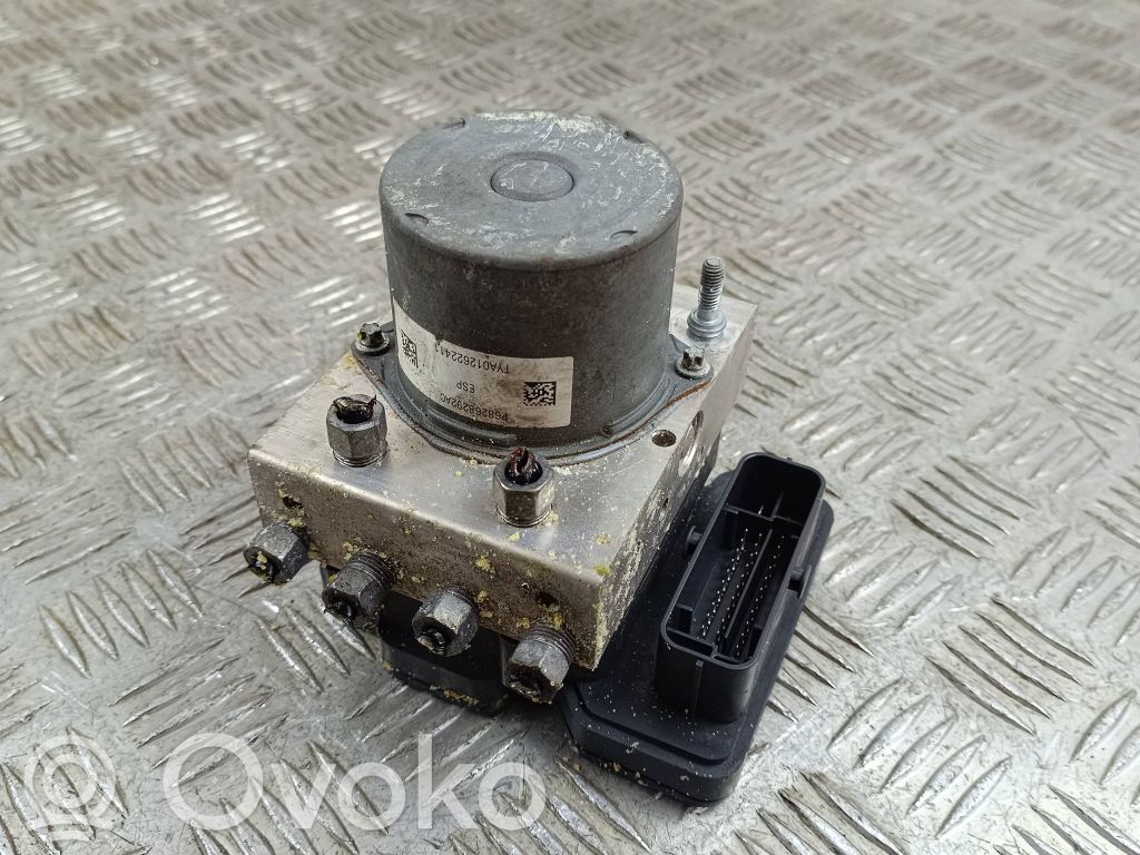 Jeep Cherokee KL ABS-pumppu 