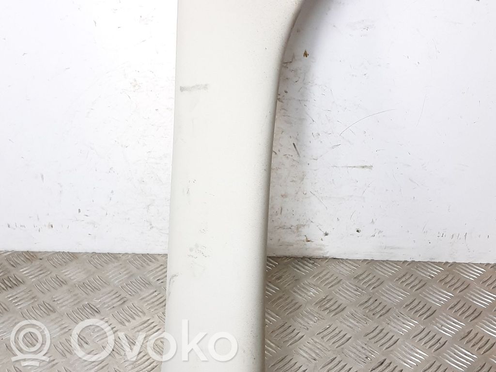 Jeep Cherokee Kita salono detalė 