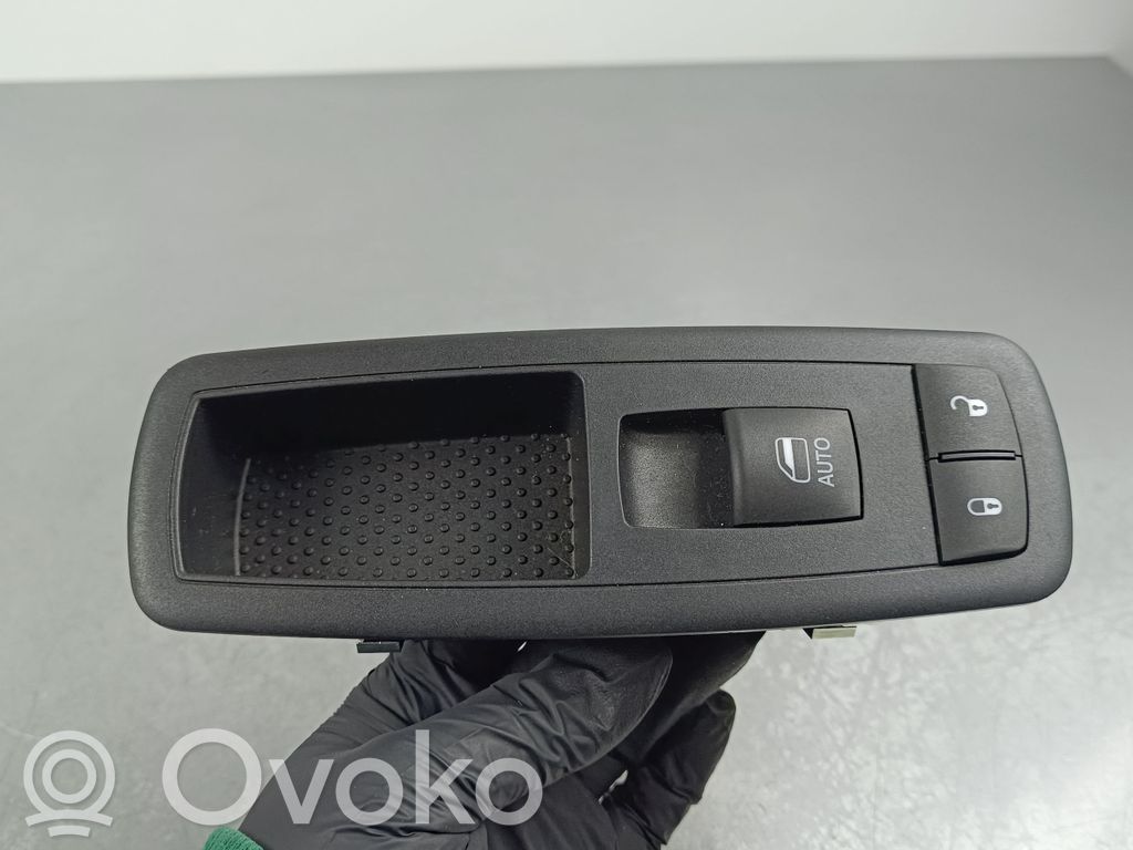 Jeep Grand Cherokee Electric window control switch 