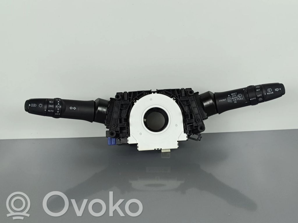 Mitsubishi Eclipse Cross Pagrieziena signālu / lukturu sviria 