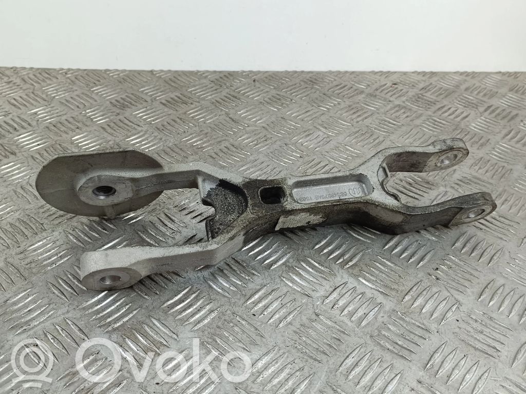 Jeep Cherokee Engine mounting bracket 