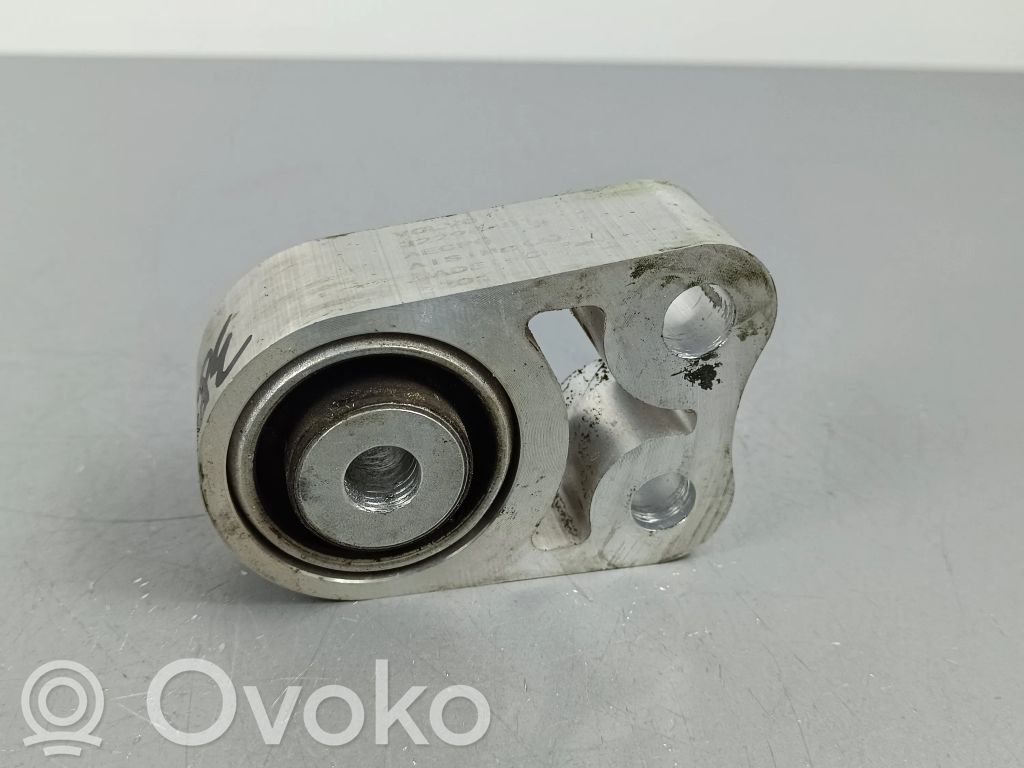 Engine mount bracket   32298481