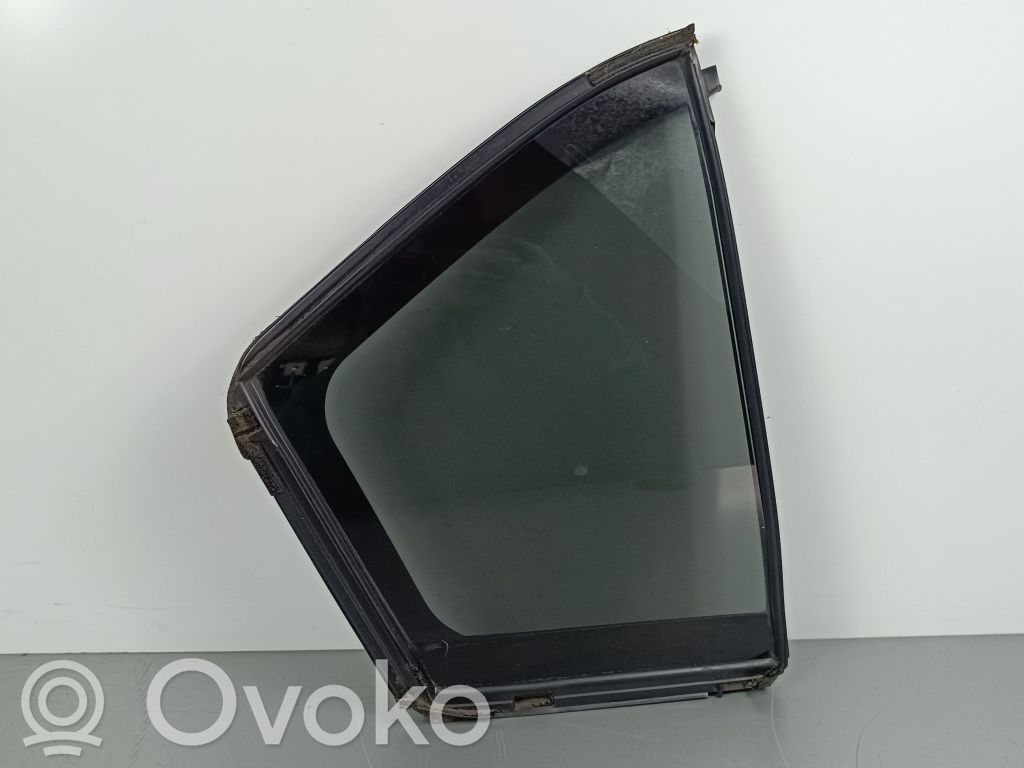 Rear vent window glass