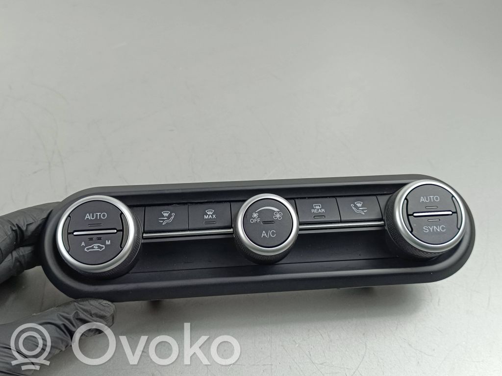 Alfa Romeo Stelvio Climate control unit 