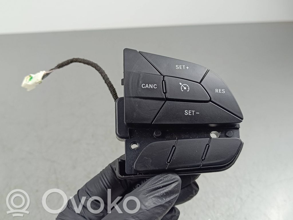 Jeep Grand Cherokee Steering wheel buttons/switches 