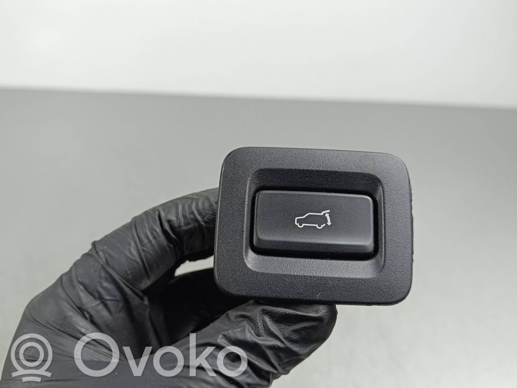 Tailgate/boot open switch button   TK48,66LR0