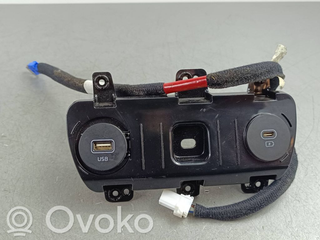 KIA EV6 USB socket connector 