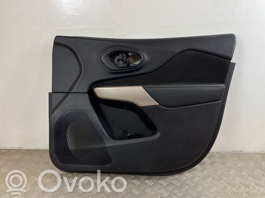 Jeep Cherokee KL Revestimiento de puerta delantera 
