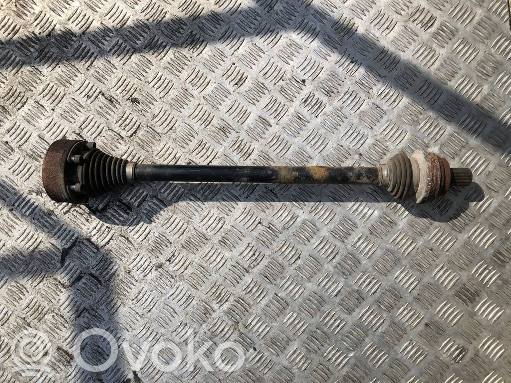 Volkswagen PASSAT B8 Półoś tylna 