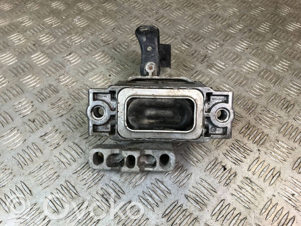 Volkswagen PASSAT CC Engine mount bracket 