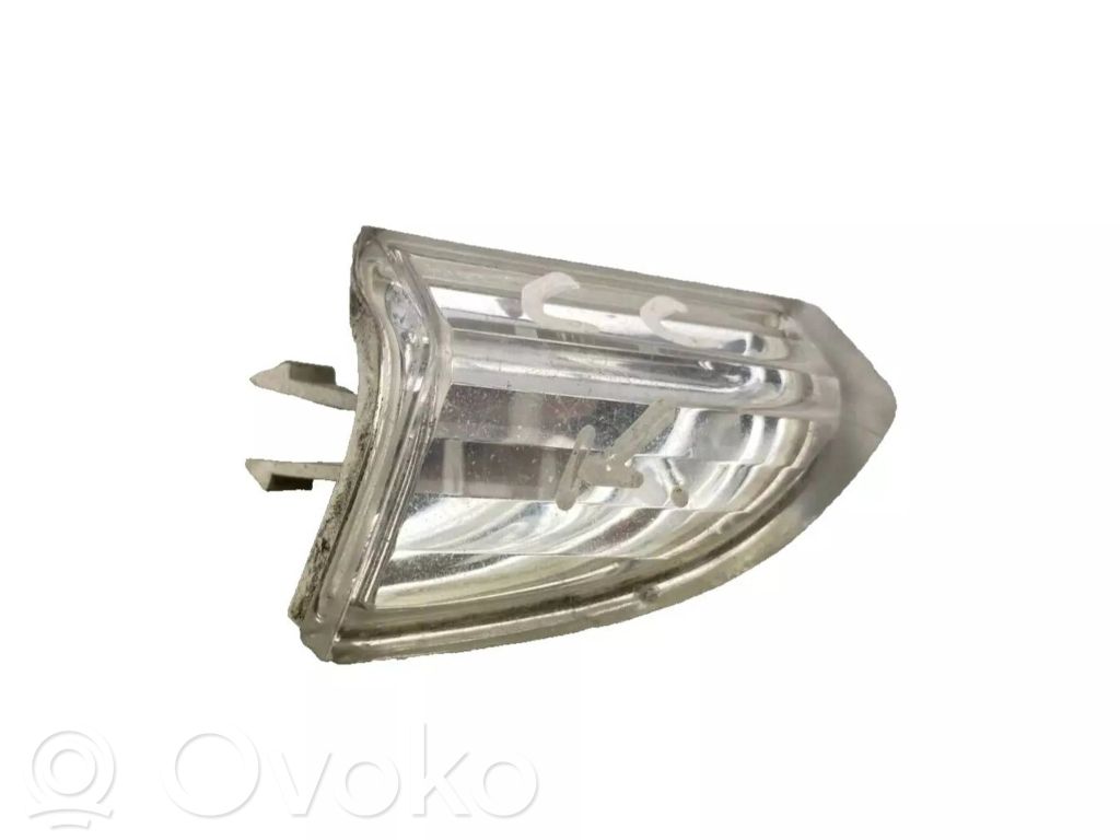 Volkswagen PASSAT CC Reflector delantero 