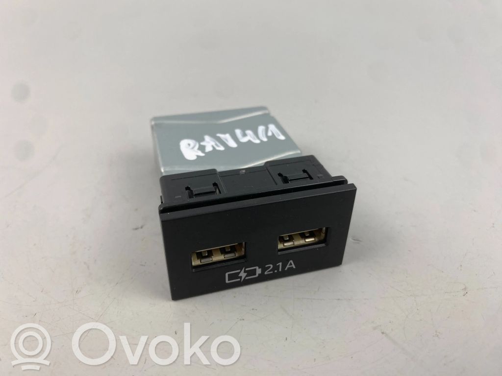 Toyota RAV 4 (XA50) Разъем USB 