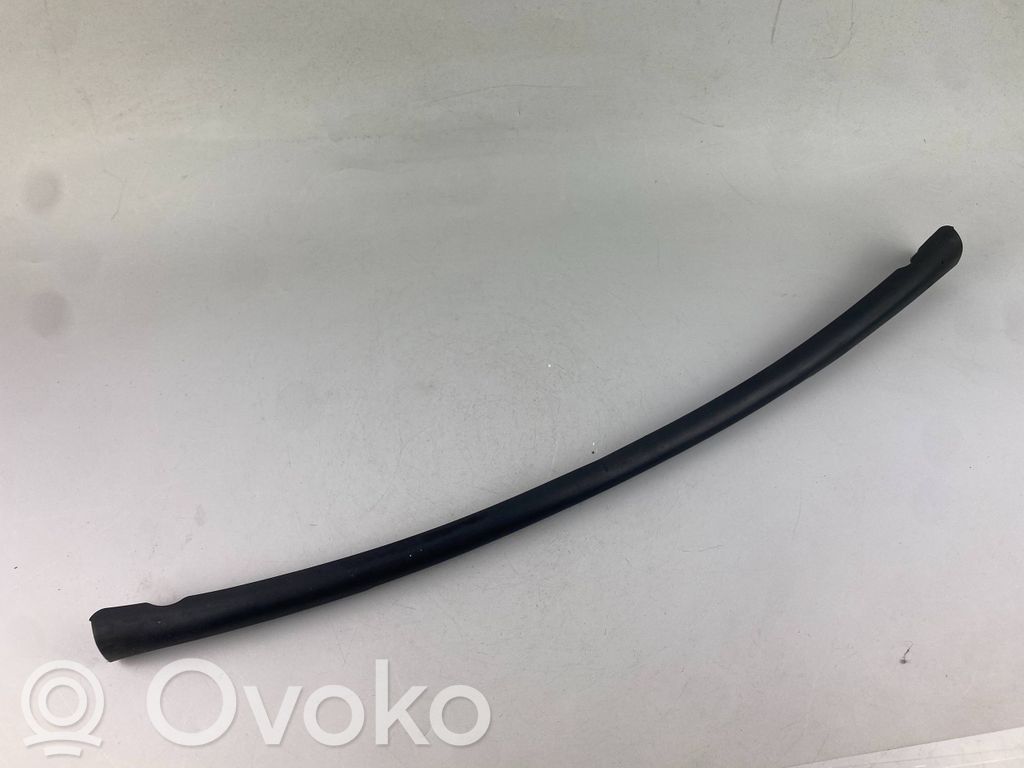 Engine compartment rubber   7299132