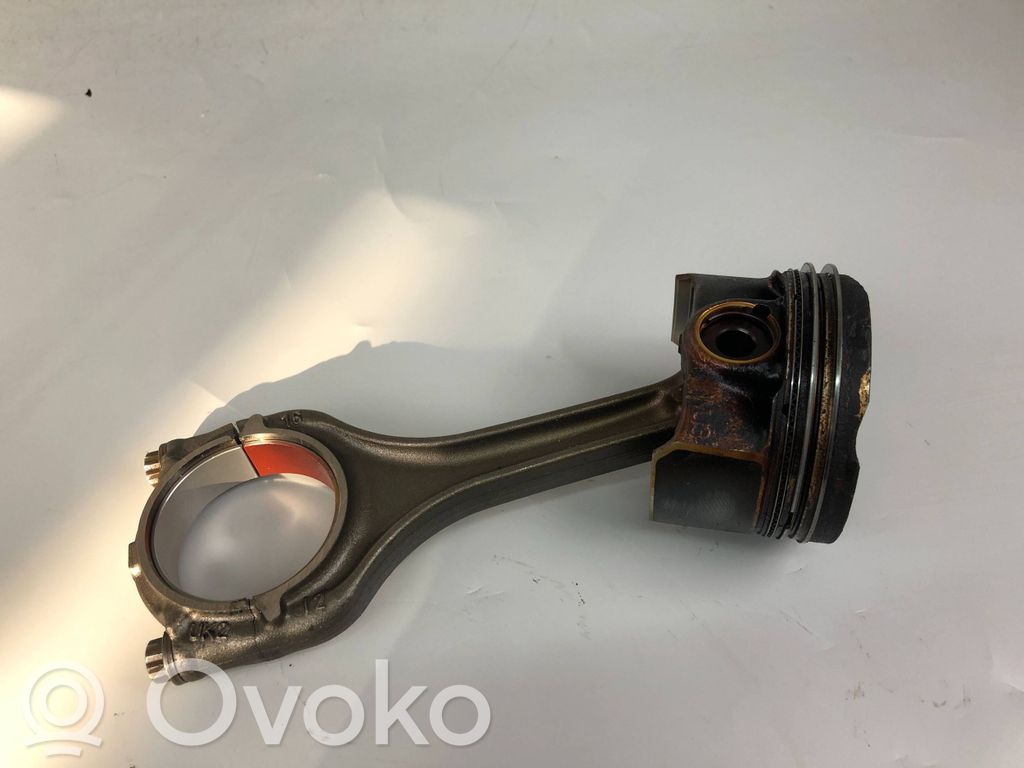 Tłok z korbowodem   05EAB,162442,030321