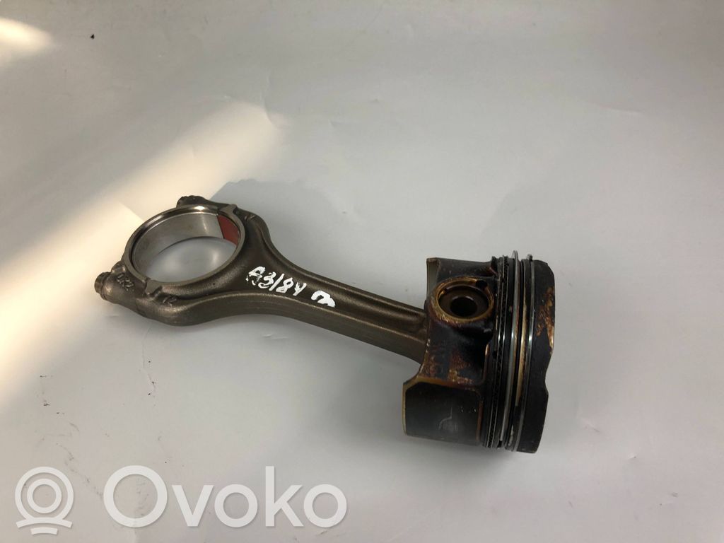 Audi A3 8Y Tłok z korbowodem 