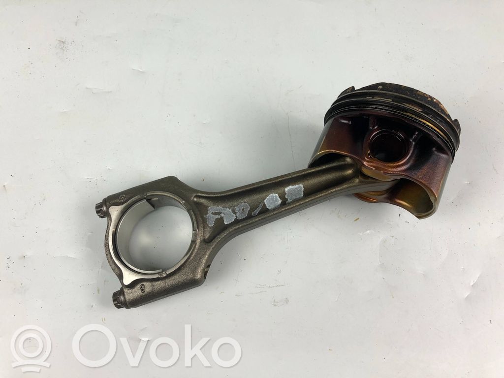 Mini Cooper Countryman F60 Tłok z korbowodem 