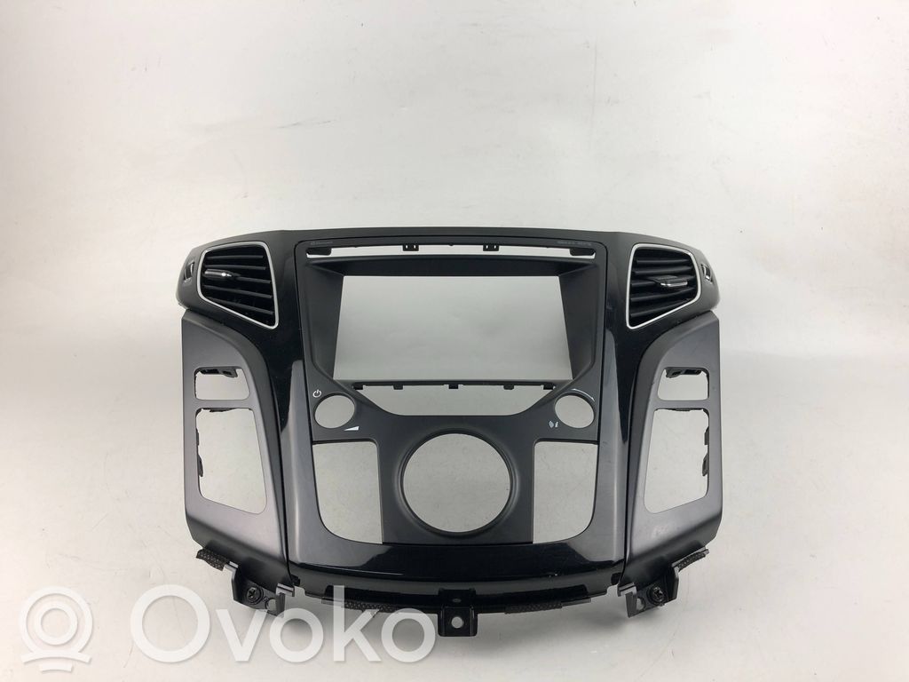 Hyundai i40 Radion/GPS-laitteen pääyksikön kehys 